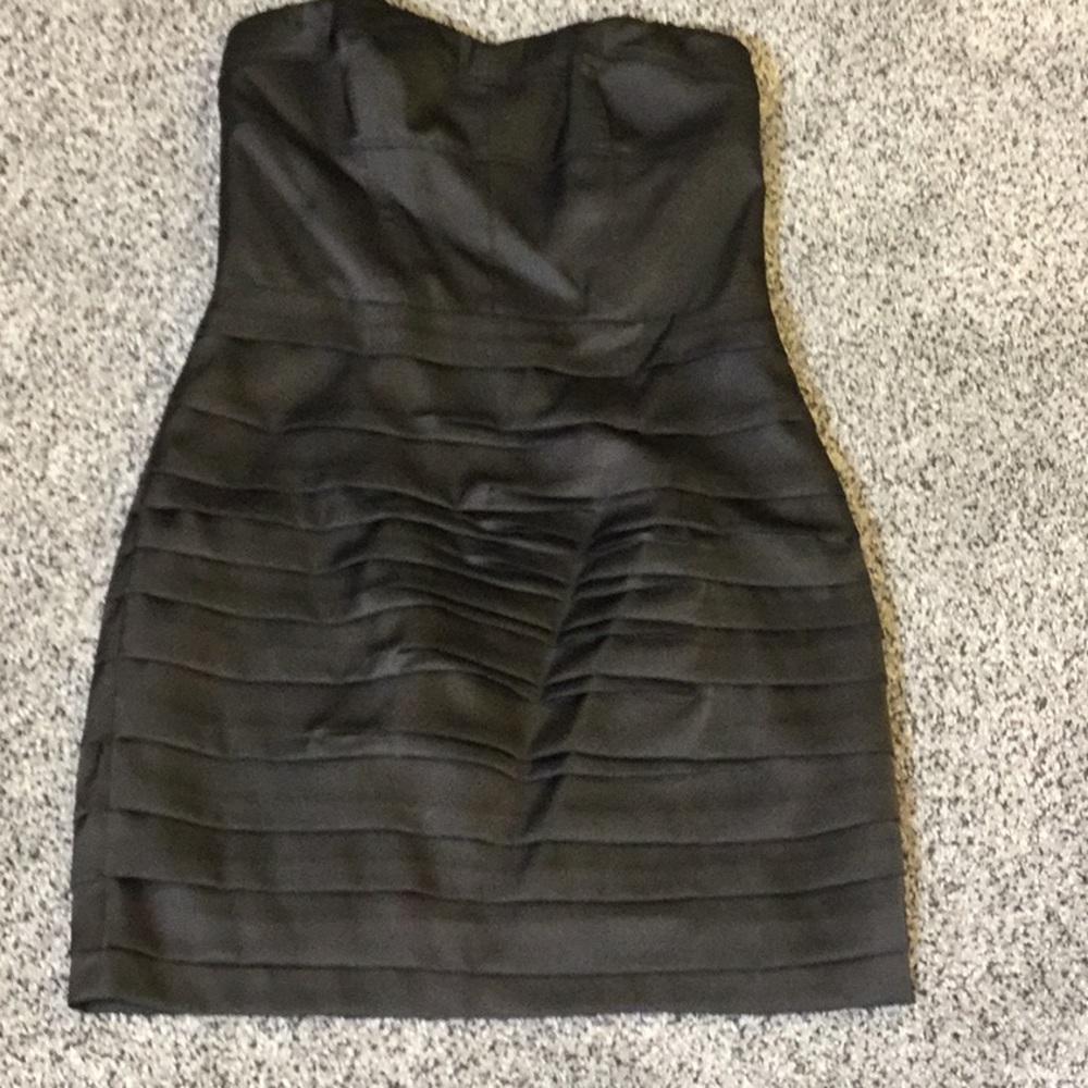 8 Express black strapless shiny dress - Picture 1 of 12